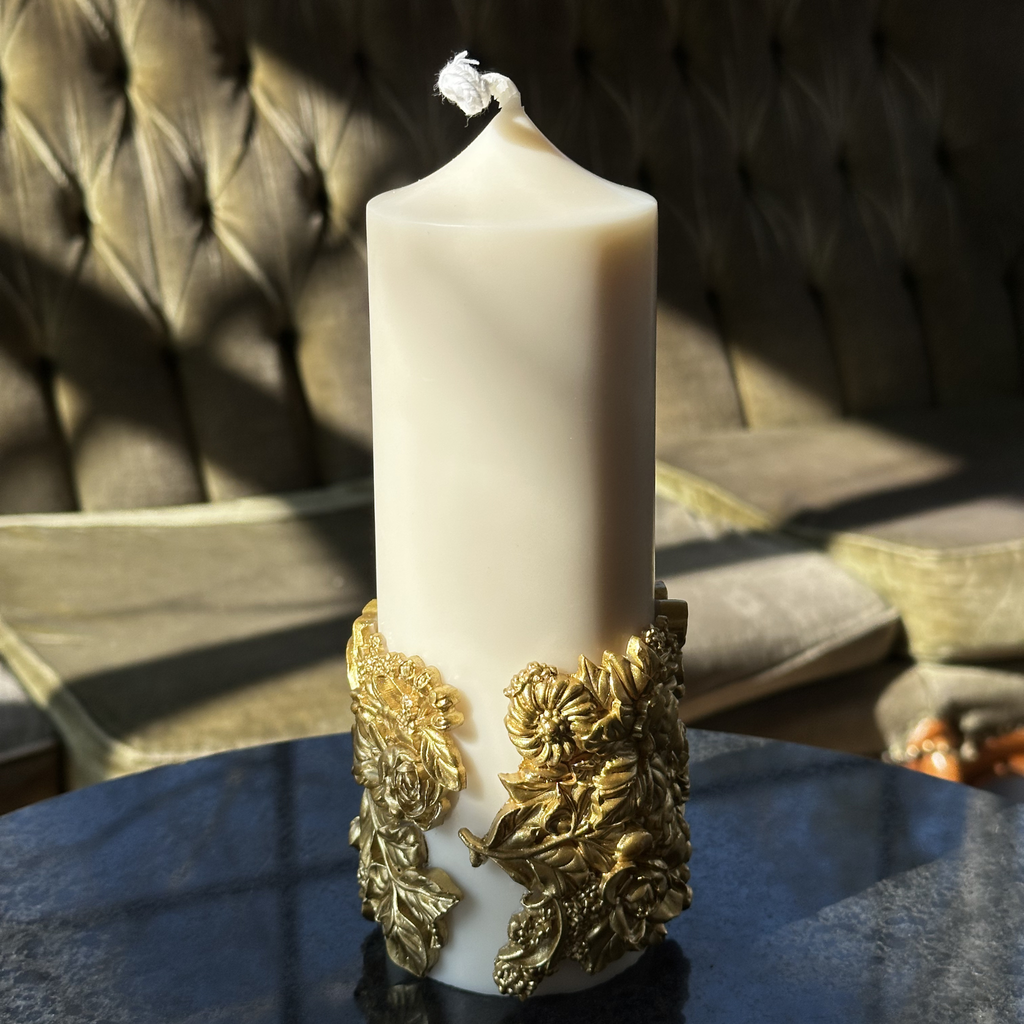 Świeca Pillar L Kwiaty Gold