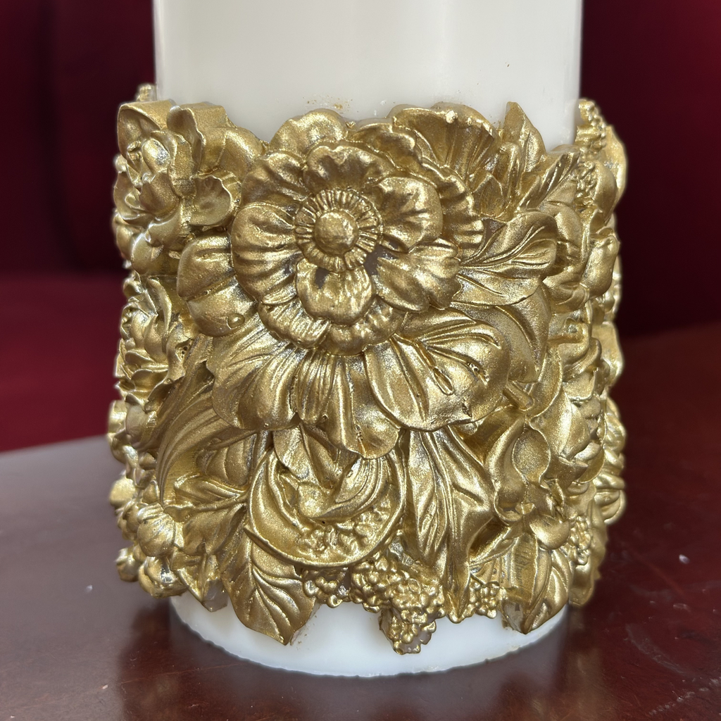 Świeca Pillar L Kwiaty Gold