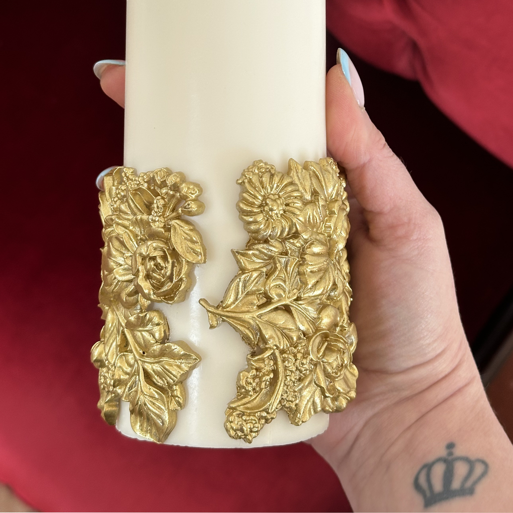 Świeca Pillar L Kwiaty Gold