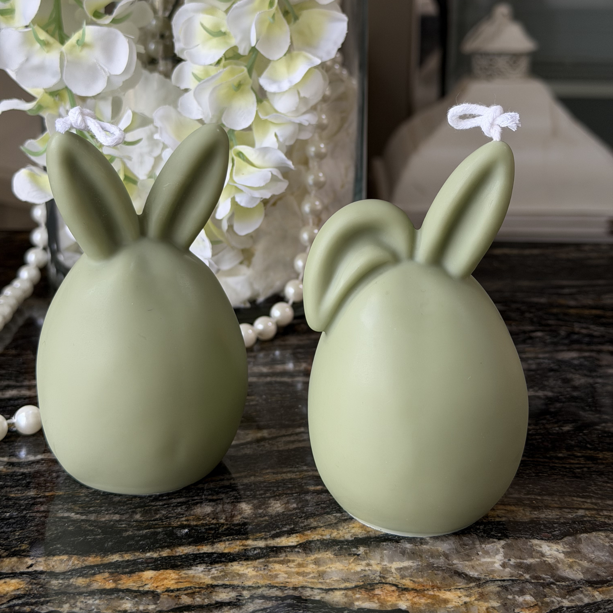 Świeca Jajko z uszkami postawionymi