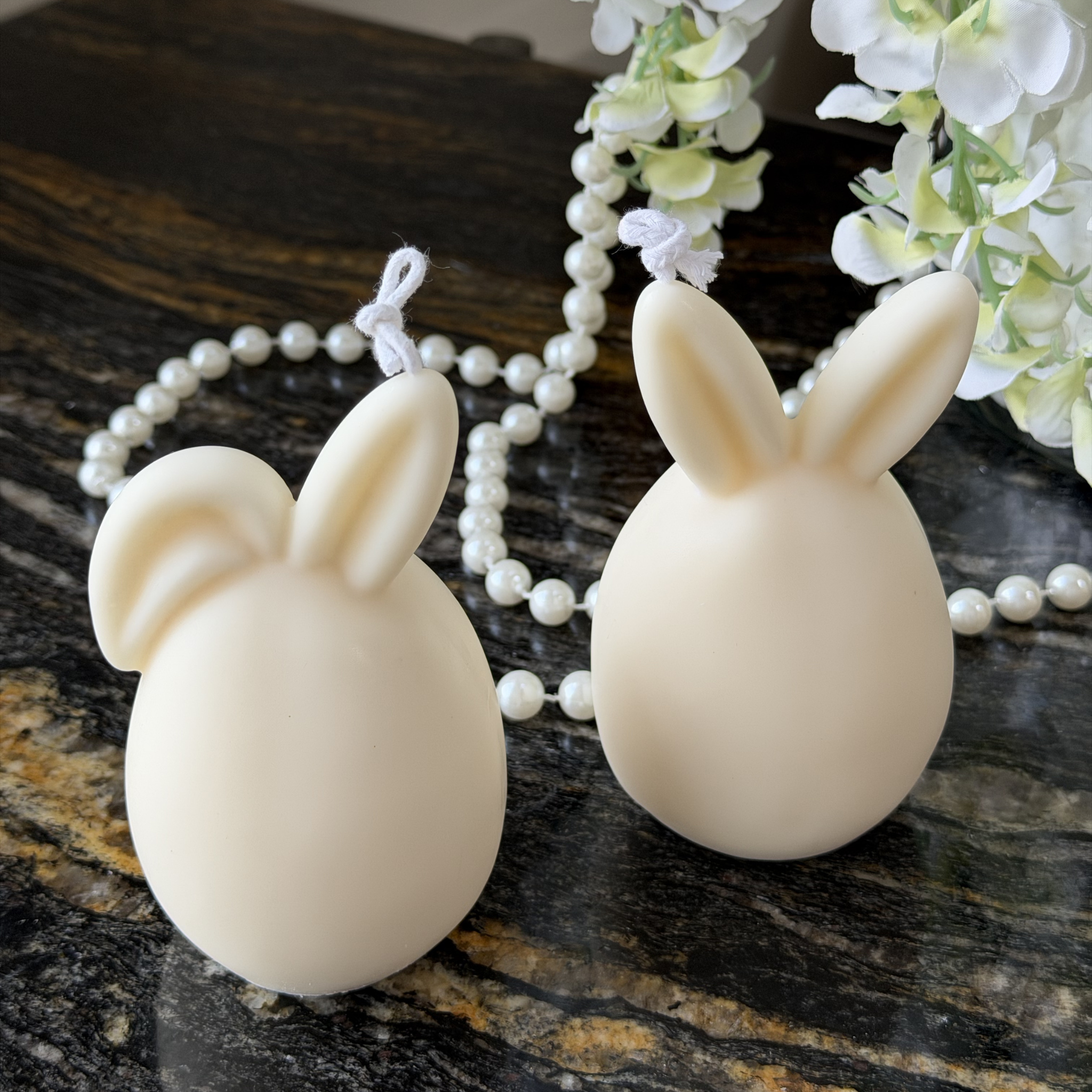 Świeca Jajko z uszkami postawionymi