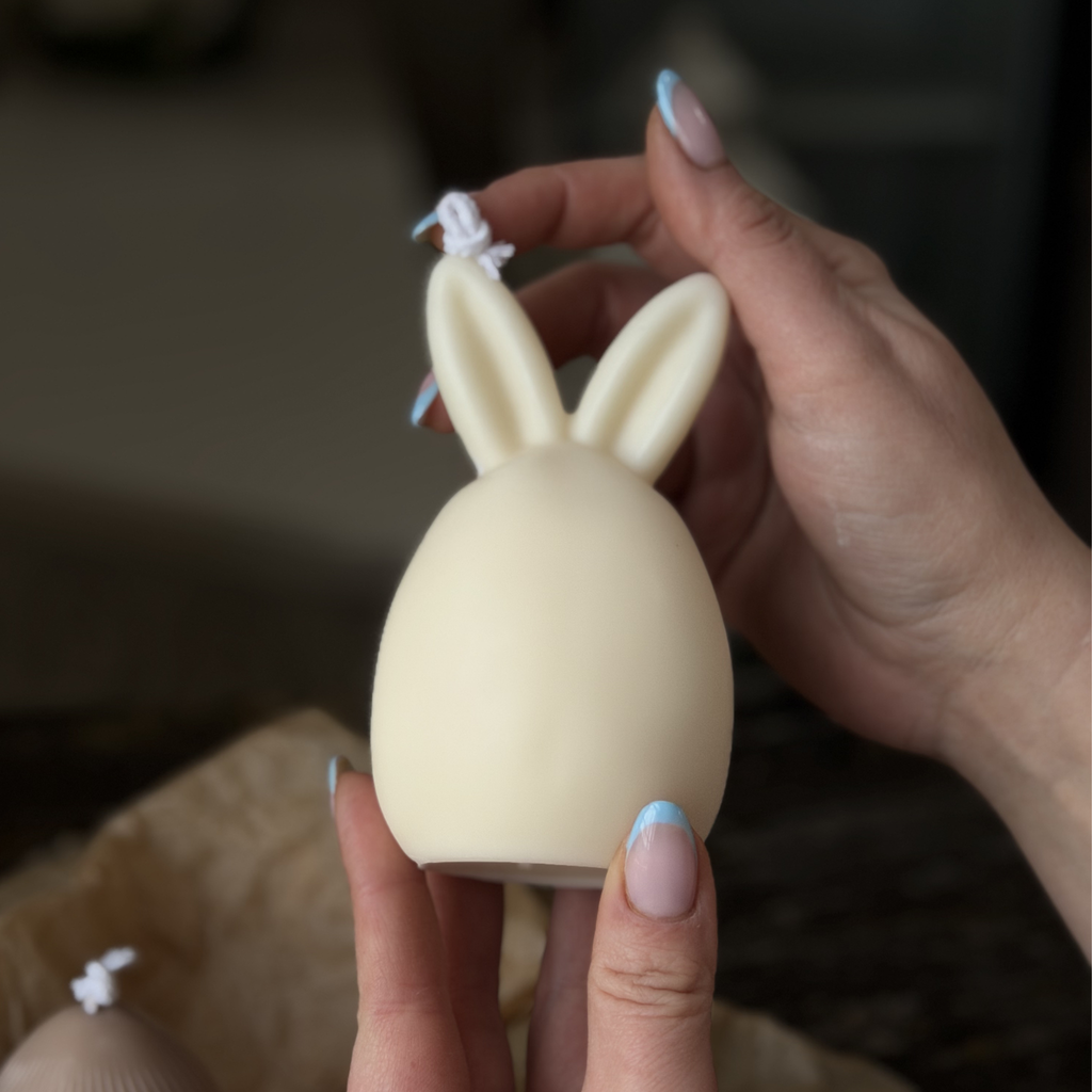 Świeca Jajko z uszkami postawionymi